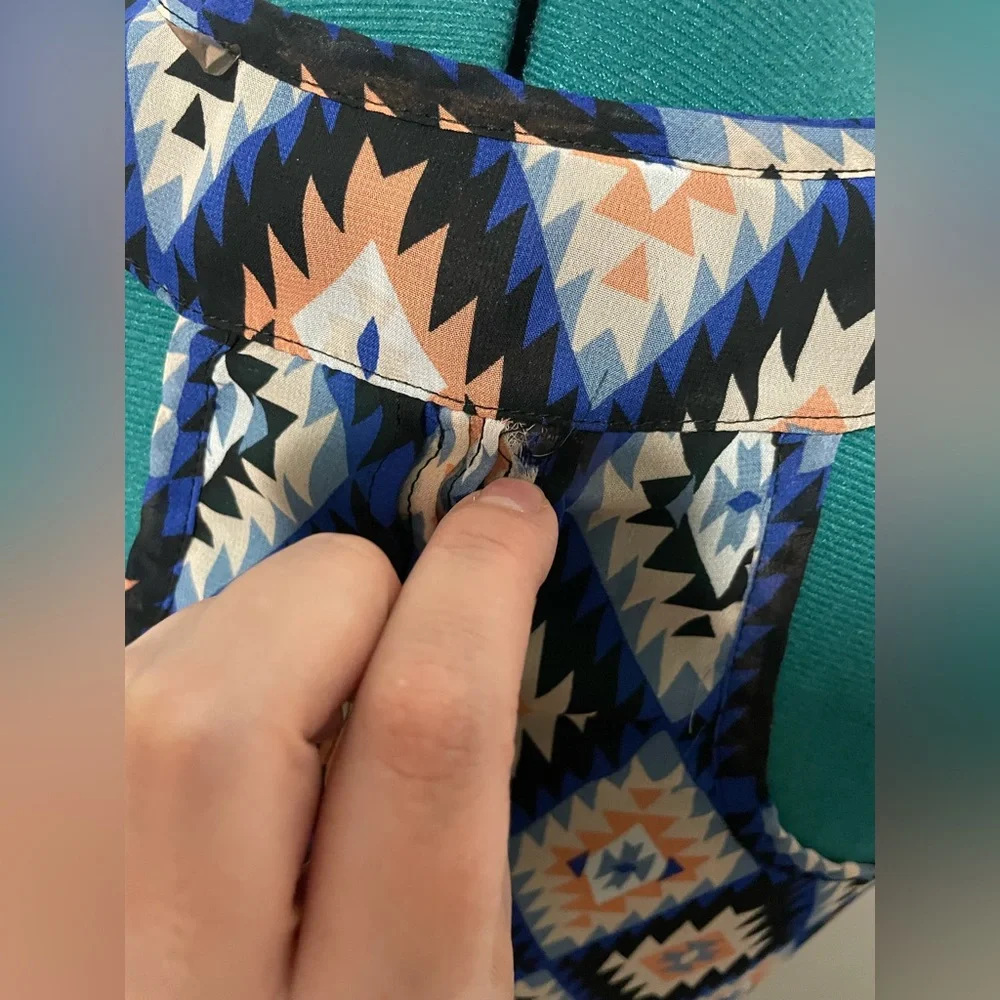 No boundaries button up sleeveless blouse tank top - Picture 9 of 9